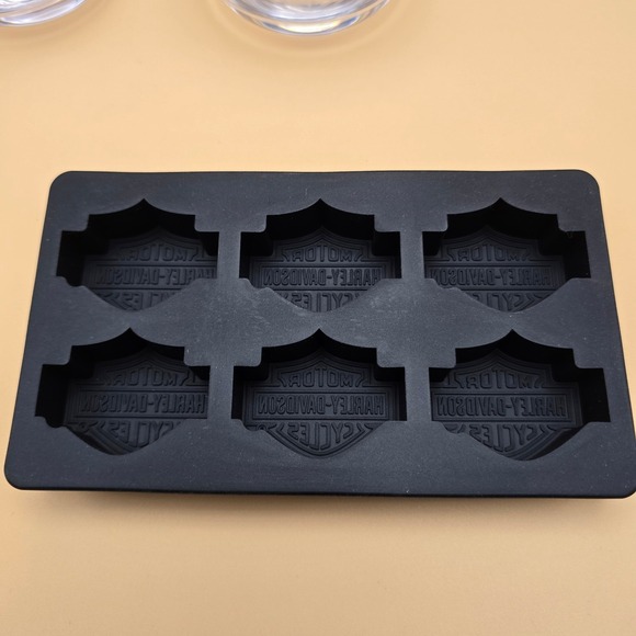 Harley-Davidson Whiskey Glass Set with Silicone Ice Tray and Wood Box 4pc Set - Picture 9 of 16